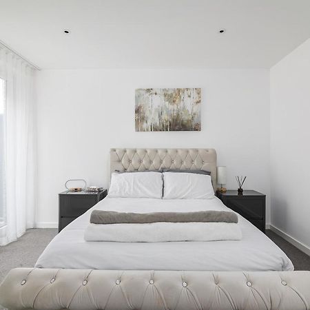 Luxury Spacious Flat With Communal Gardens And Parking London Exterior photo