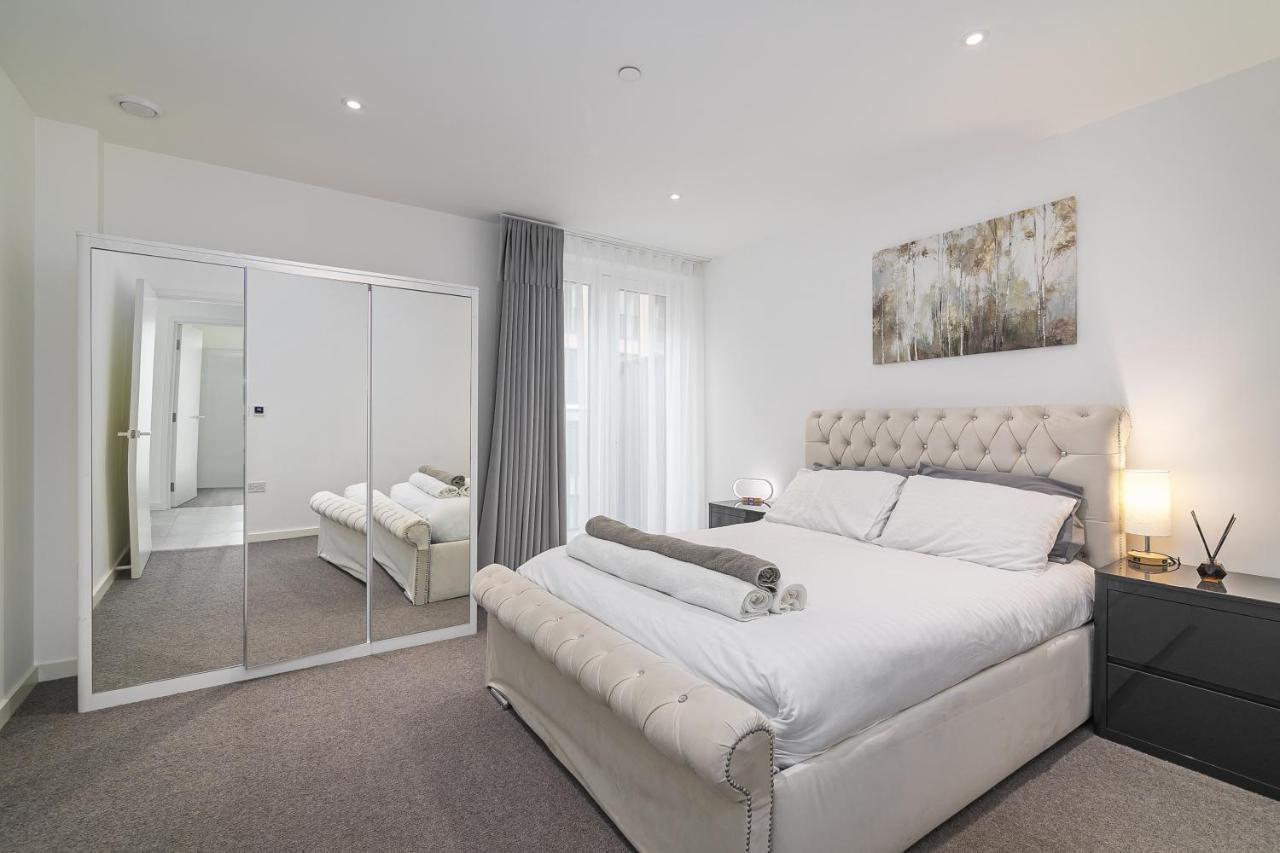 Luxury Spacious Flat With Communal Gardens And Parking London Exterior photo